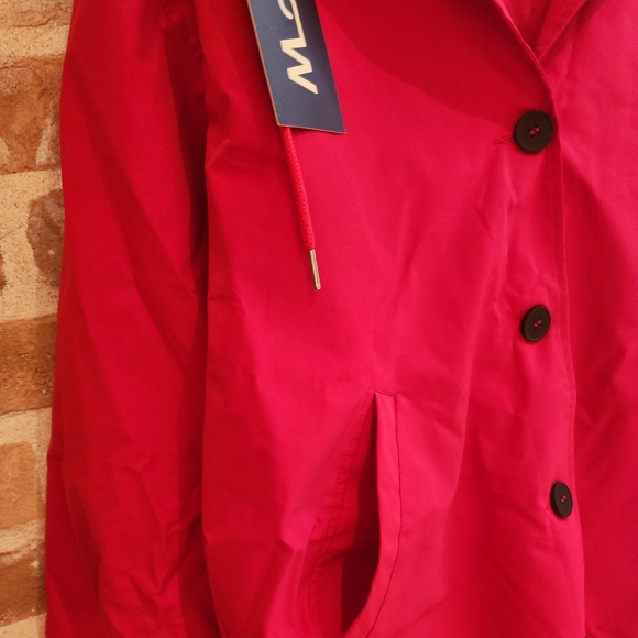 Windbreaker Red Raincoat / Wind Protectant Jacket with Black Buttons NWT Sz M - Picture 10 of 11